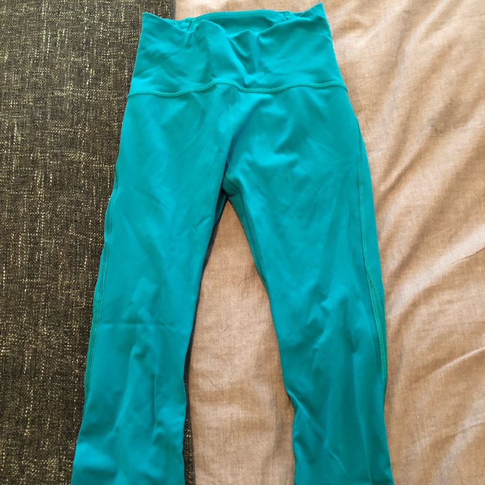Lululemon Train Times 7/8 leggings size 4